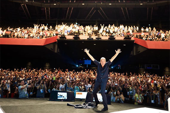 Mario Testino: “Las marcas no deben seguir tendencias, sino sueños”